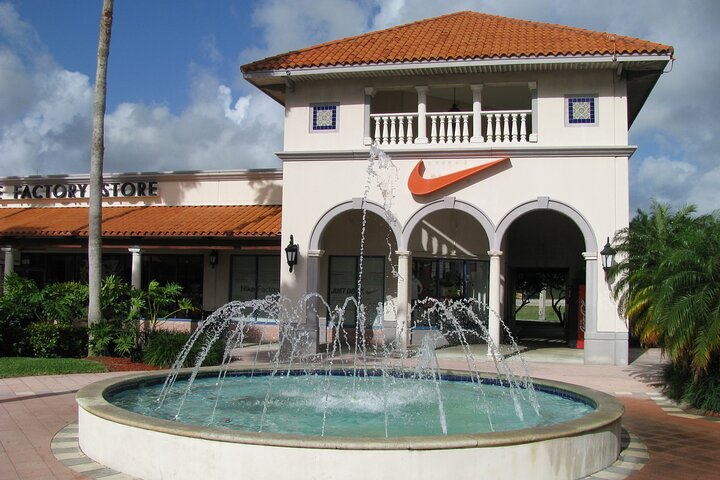 Private Shopping Tour from Miami hotels to Florida Keys Outlet - Photo 1 of 7